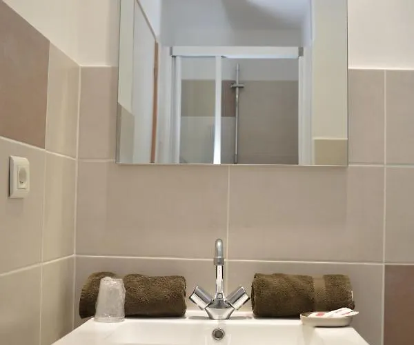 Le Terminus 2* لو لا فاندو