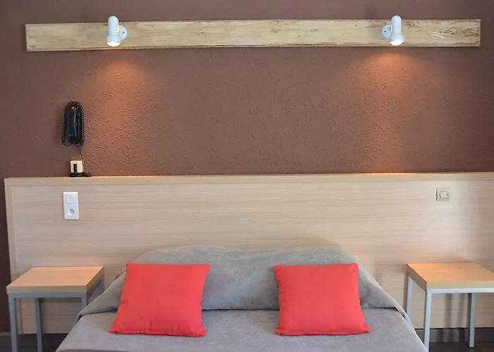 Le Terminus 2* لو لا فاندو